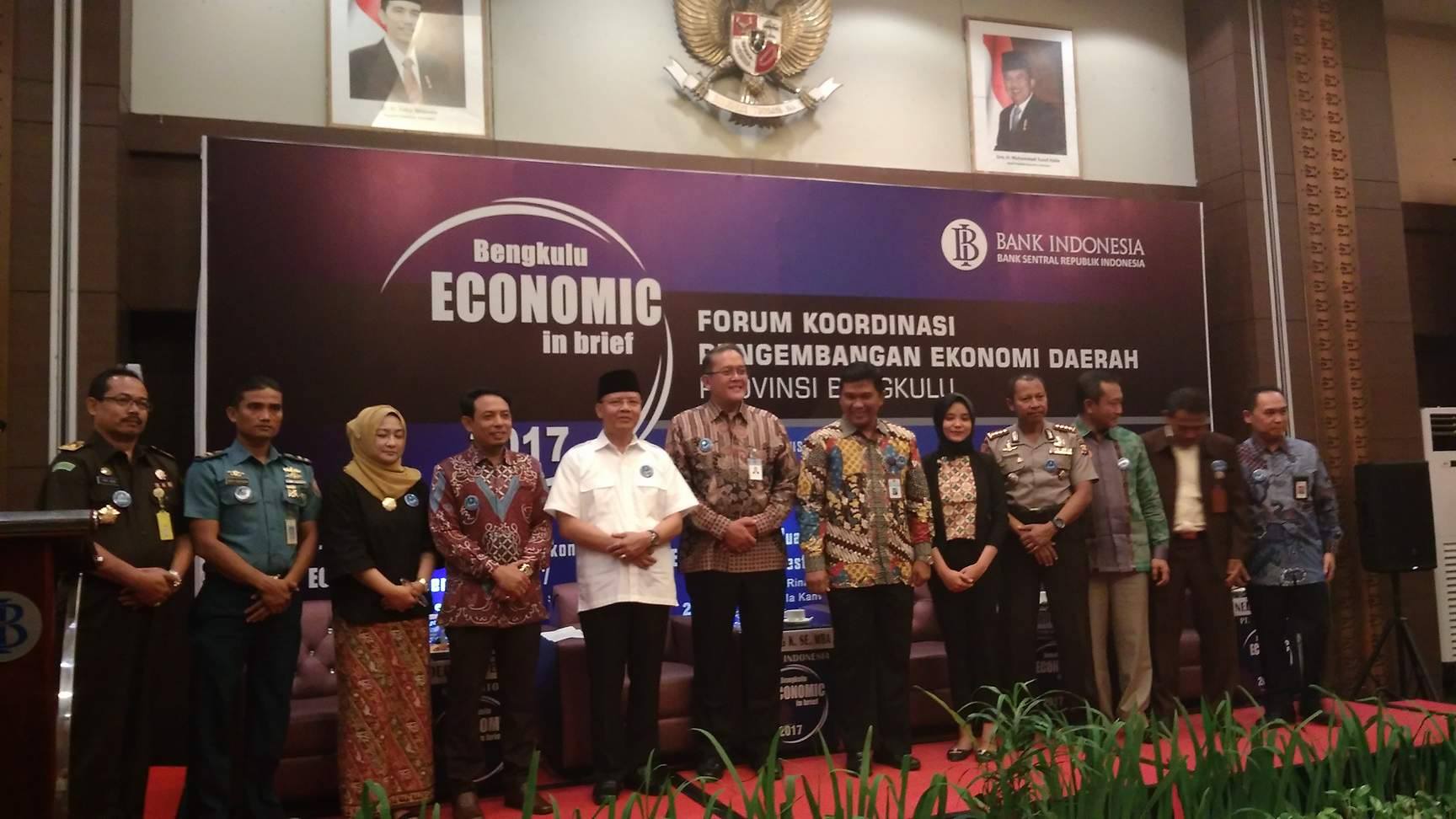 Plt Gubernur, Kepala BI Daerah Bengkulu Photo Bersama  