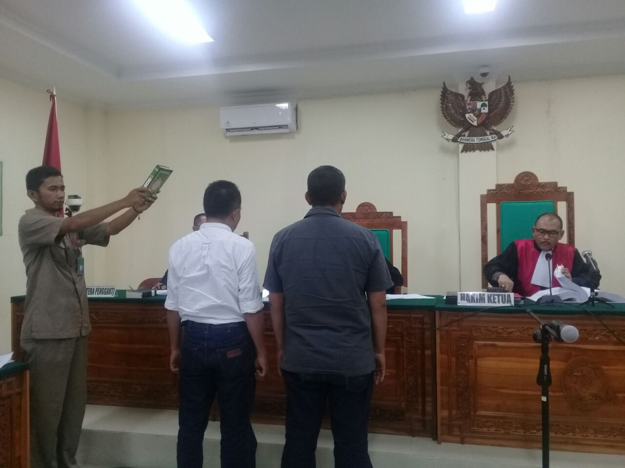 HUKUM