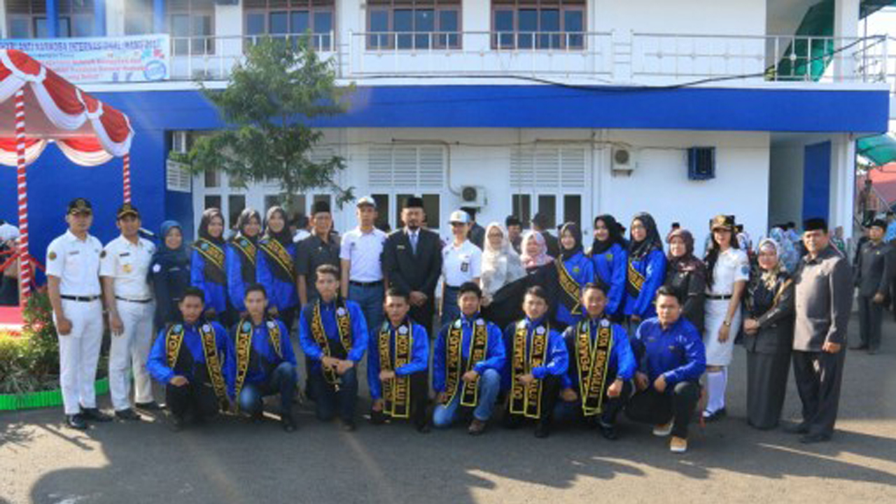 ekretaris Daerah Kota Bengkulu Marjon melepas secara langsung 14 orang siswa sebagai peserta Jambore Daerah (Jamda) Tahun 2017