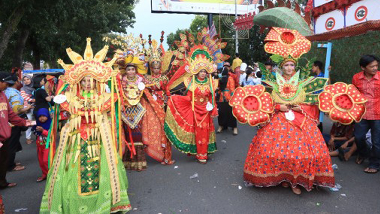 Karnaval Batik Besurek