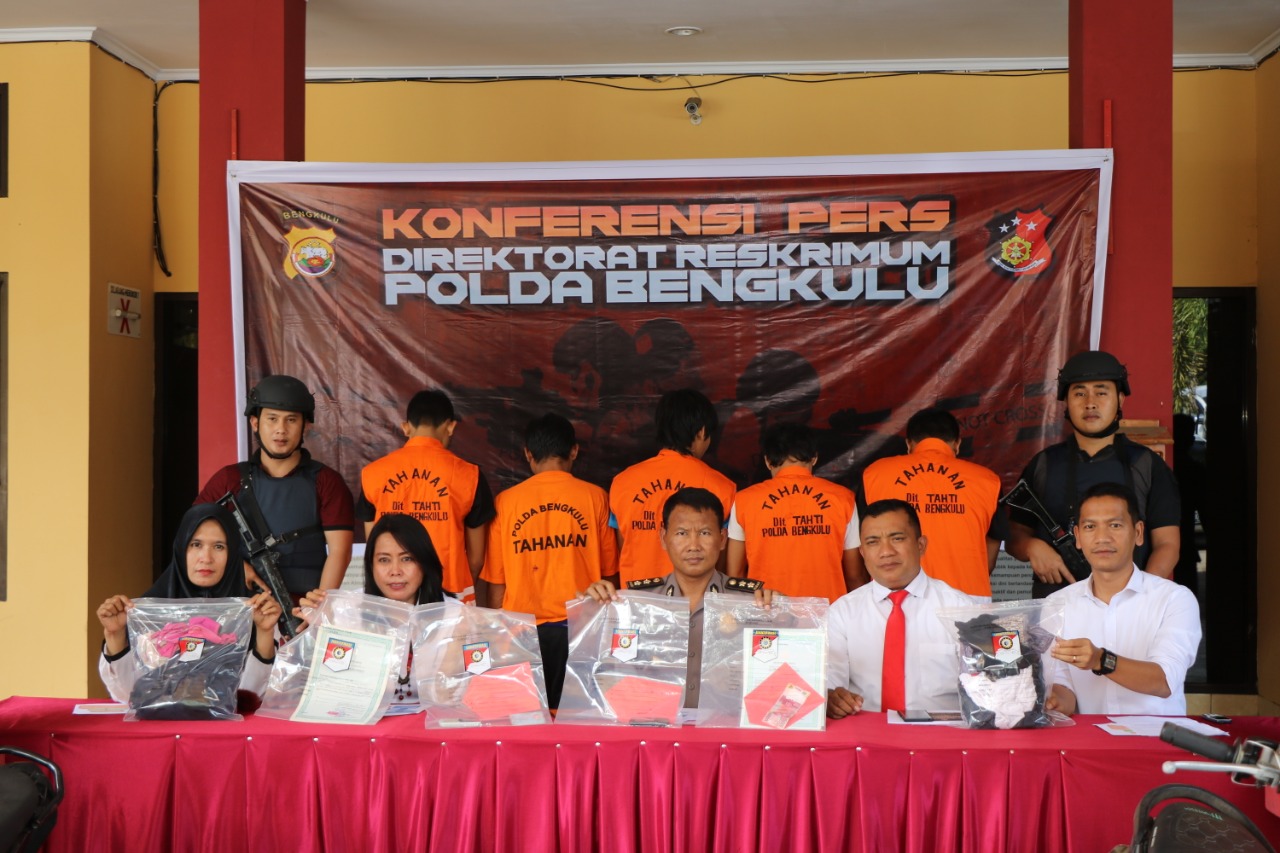 Hukum