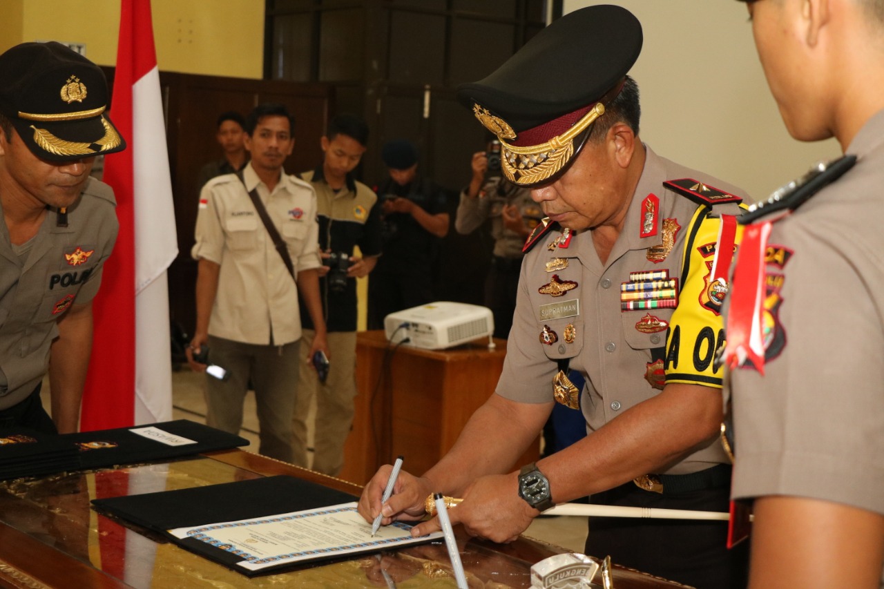 Hukum