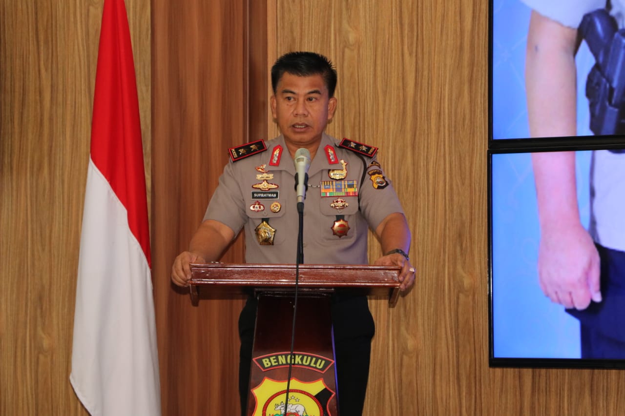 Hukum