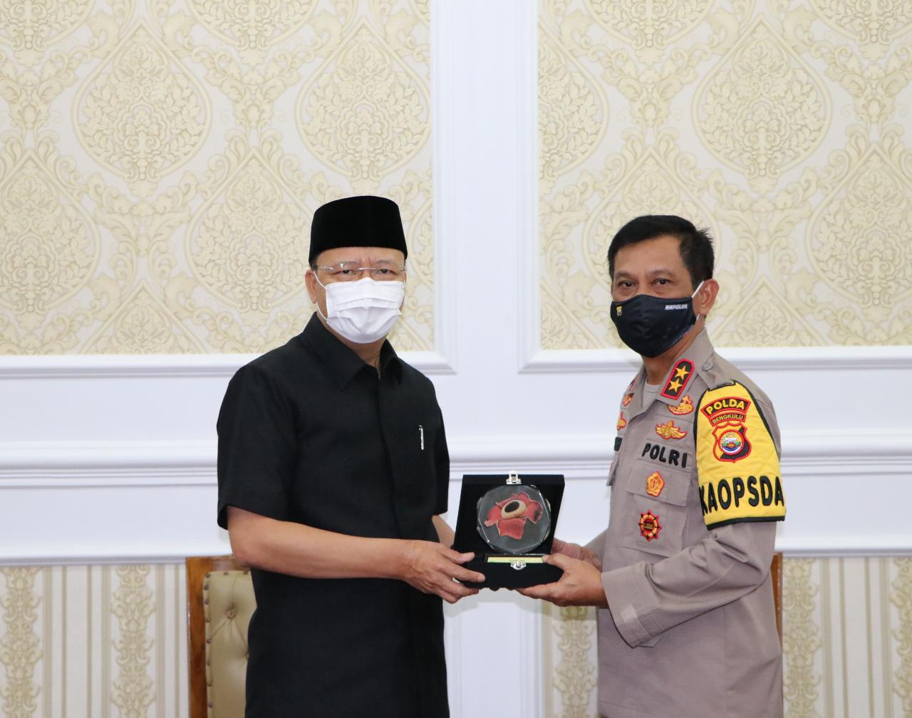 Hukum