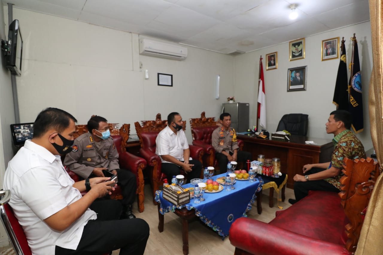 Hukum