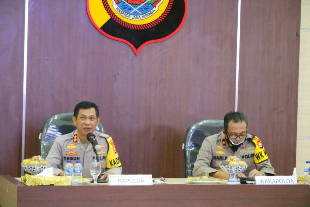 Hukum