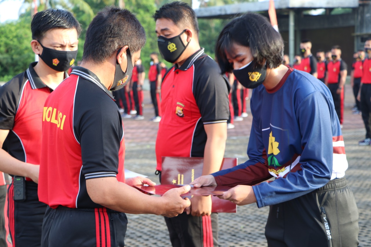 Hukum