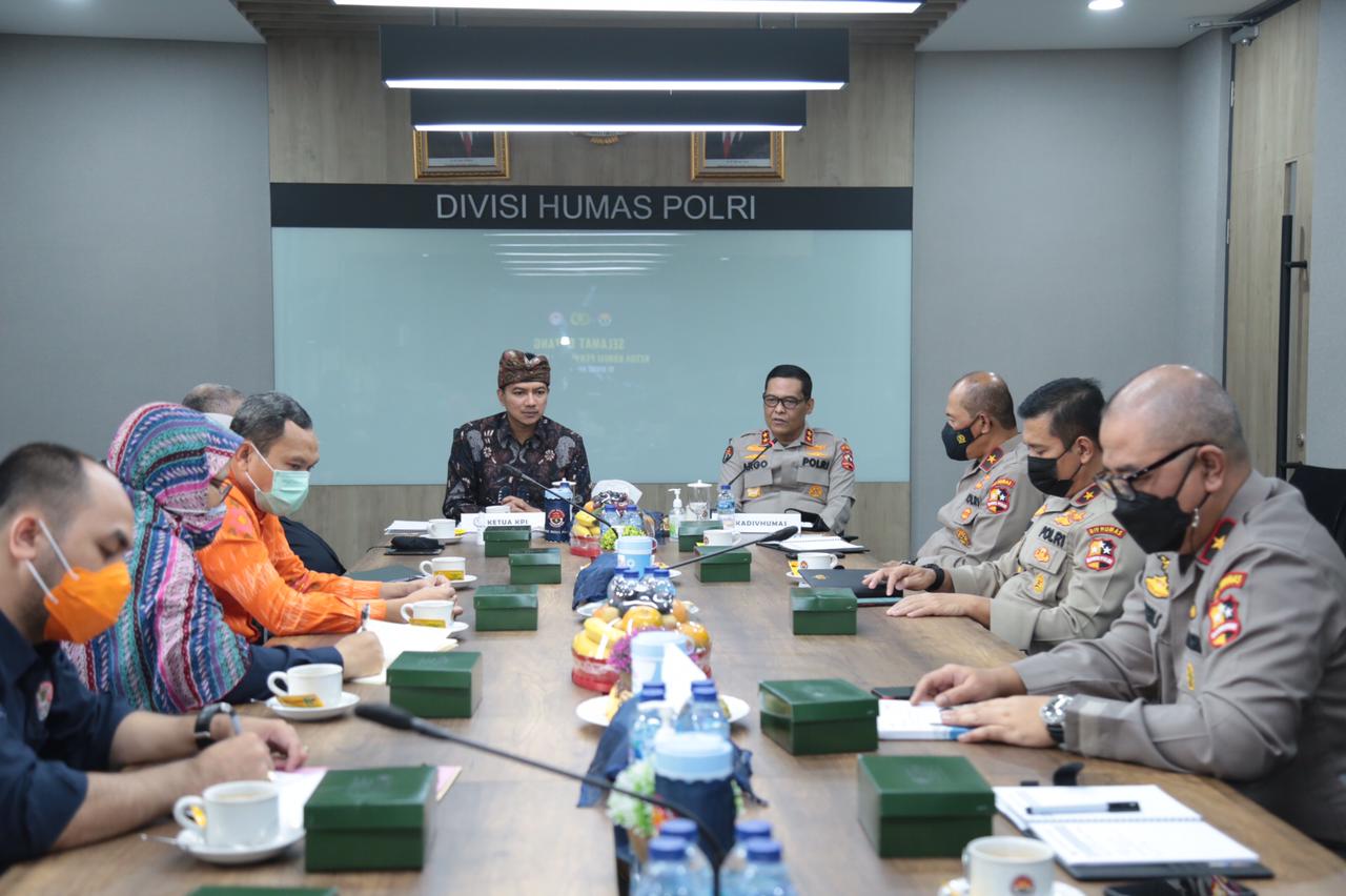 Hukum