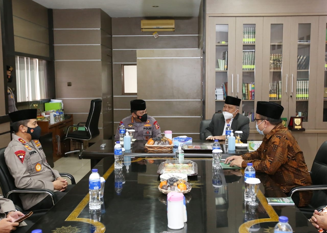 Hukum