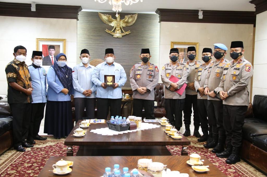 Hukum