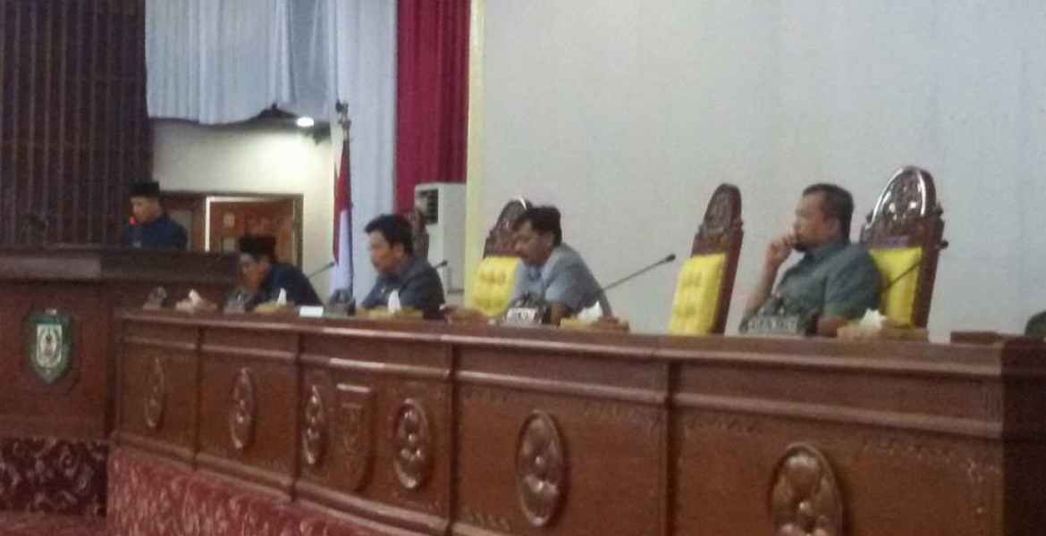 Pansus menyampaikan hasil pembahasan kepada peserta rapat paripurna