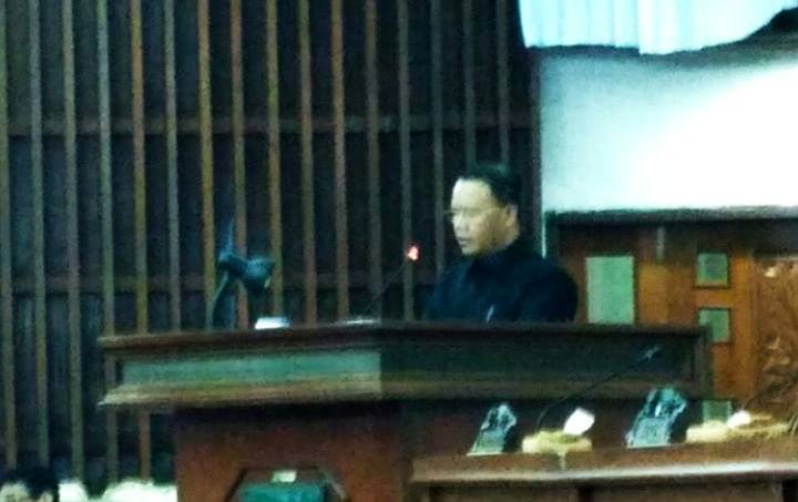 Plt Gubernur Bengkulu Rohidin Mersyah menyampaian pendapatnya atas Raperda usulan DPRD