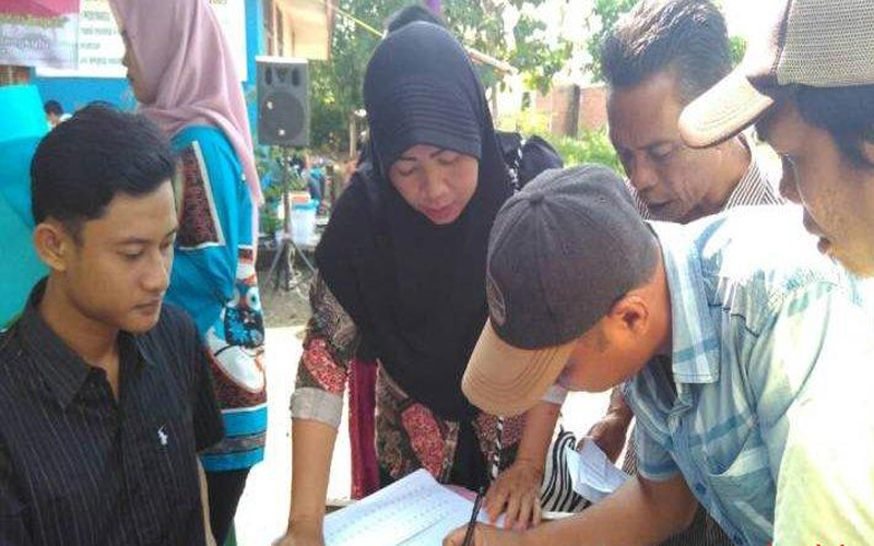 Masyarakat Kecamatan Sungai Serut saat mengahdiri reses Imran Hanafi, anggota Dewan Perwakilan Rakyat (DPRD) Kota Bengkulu, Dapil II