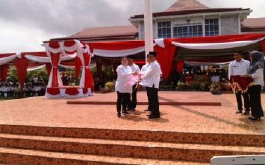 Bupati Bundra dan Menko Puan dalam rangkaian kegiatan Hardiknas