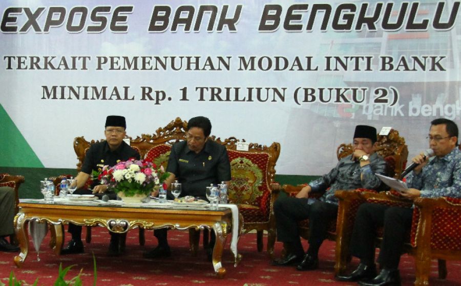 Expose Bank Bengkulu terkait pemenuhan modal inti Bank Minimal 1 Triliun yang dilaksanakan di Balai Raya Semarak Provinsi Bengkulu, Kamis (20/7).