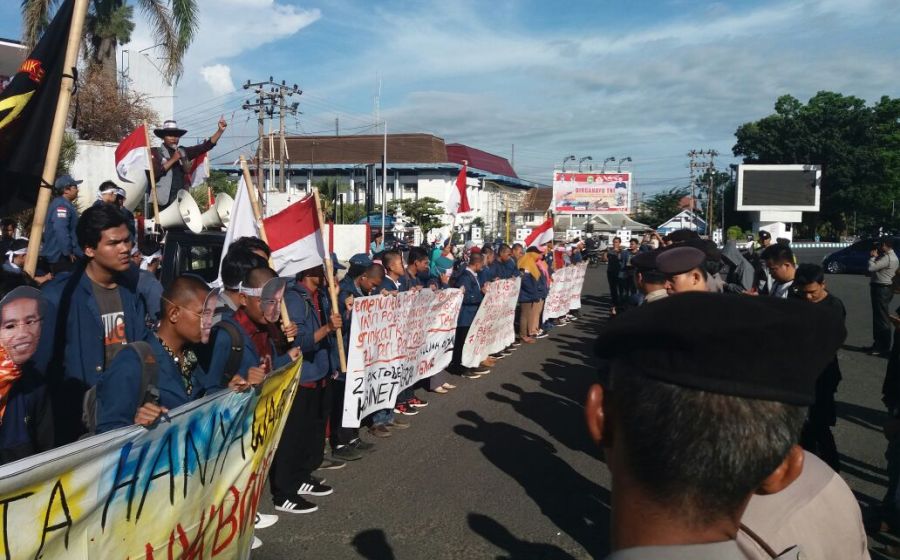 photo: Ratusan Mahasiswa Mengikuti Aksi 