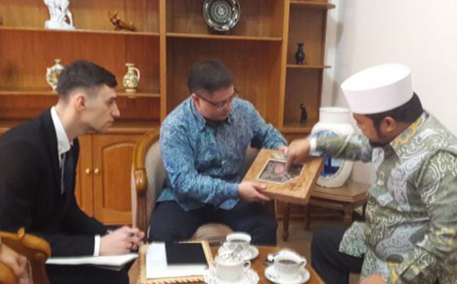 Walikota Helmi Hasa saat di Kedutaan Besar Rusia