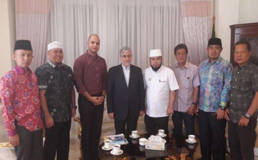 Walikota Bengkulu Helmi Hasan saat menyambangi kedutaan Iran
