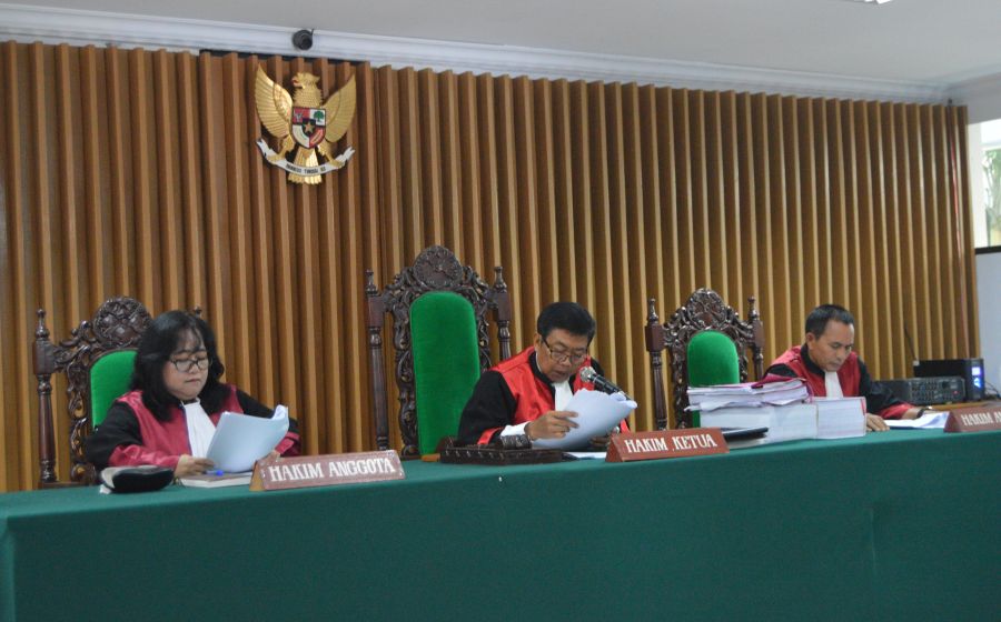 Hukum