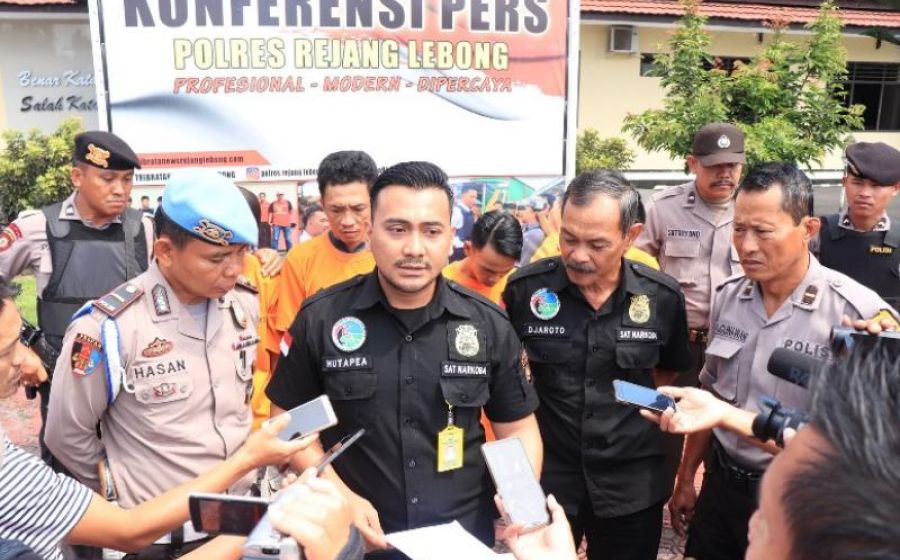 Hukum