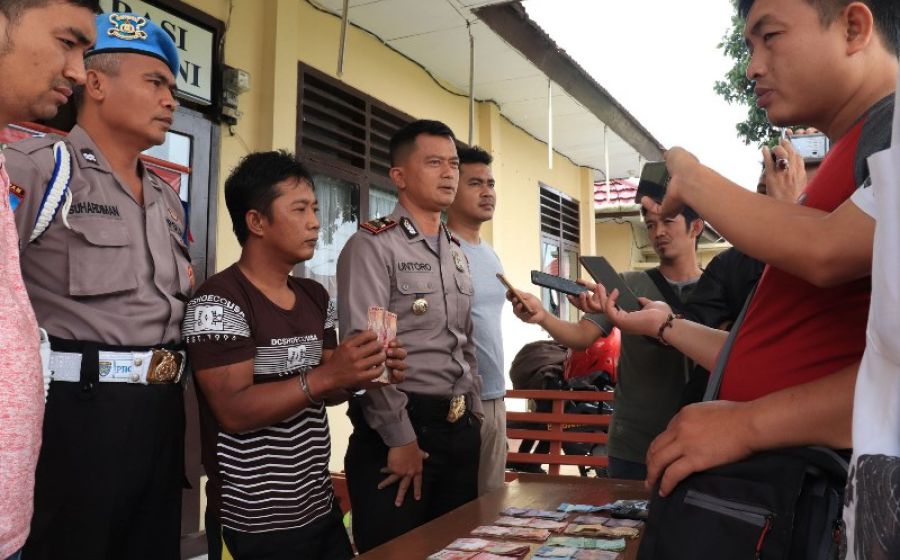 Hukum