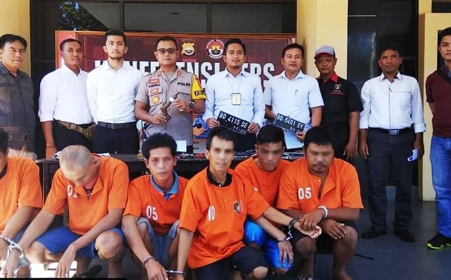 Hukum