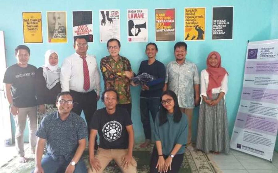 Hukum