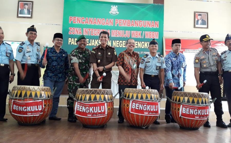 Hukum
