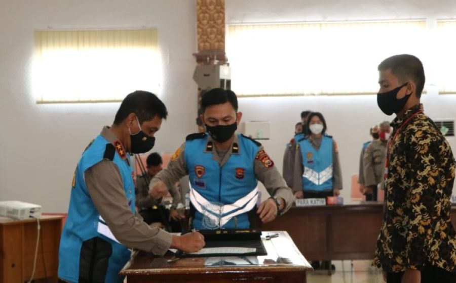 Hukum