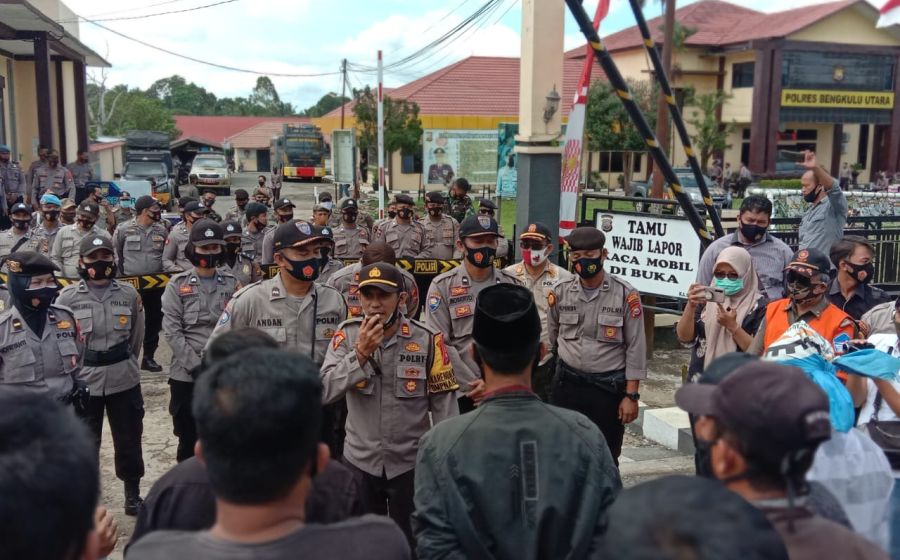 Hukum