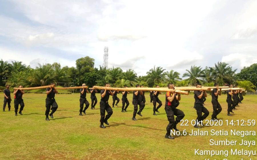 Hukum