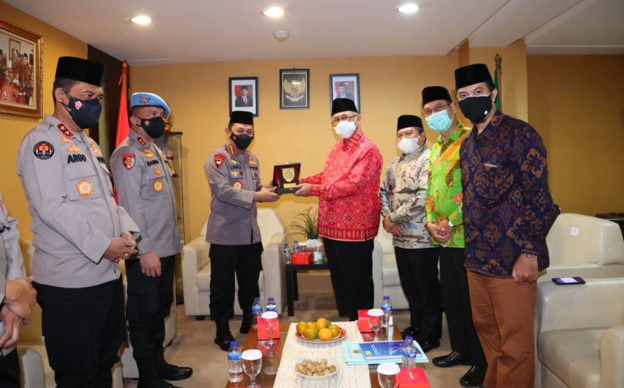 Hukum