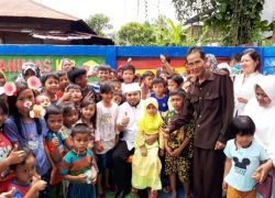Walikota Berphoto bersama masyarakat 