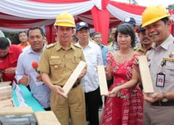 Kepala Dinas Tanaman Pangan Holtikultura dan Perkebunan Ricky Gunarwan Dan Kepala Karantina Pertanian Bengkulu, M Ischaq